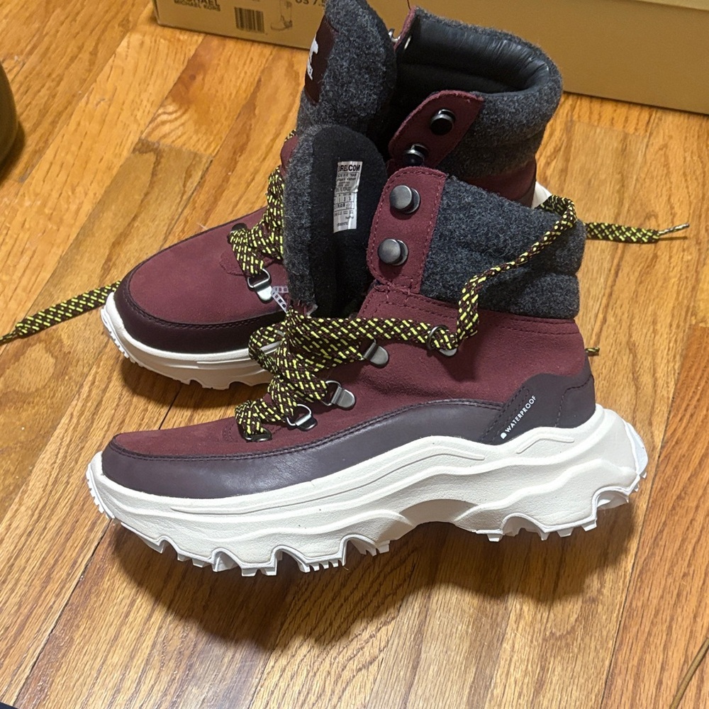 Sorel Burgundy and Gray Winter Boots